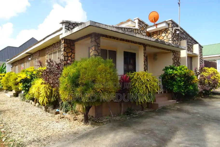 4bdrm House in Usagara for sale in Usagara