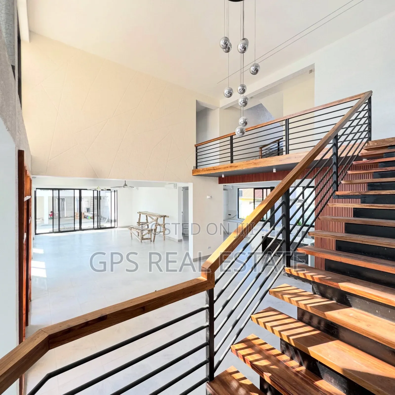 6bdrm Maisonette in Bahari Beach, Kinondoni for sale in Kinondoni