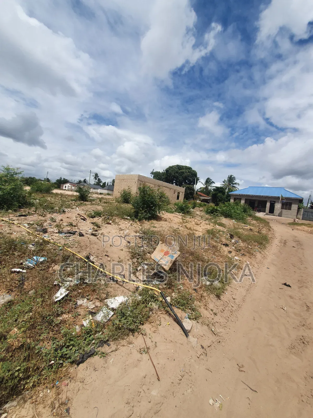 Viwanja Double Sehemu Kavu Na Ya Juu Sqm400 Kinauzwa in Ukonga