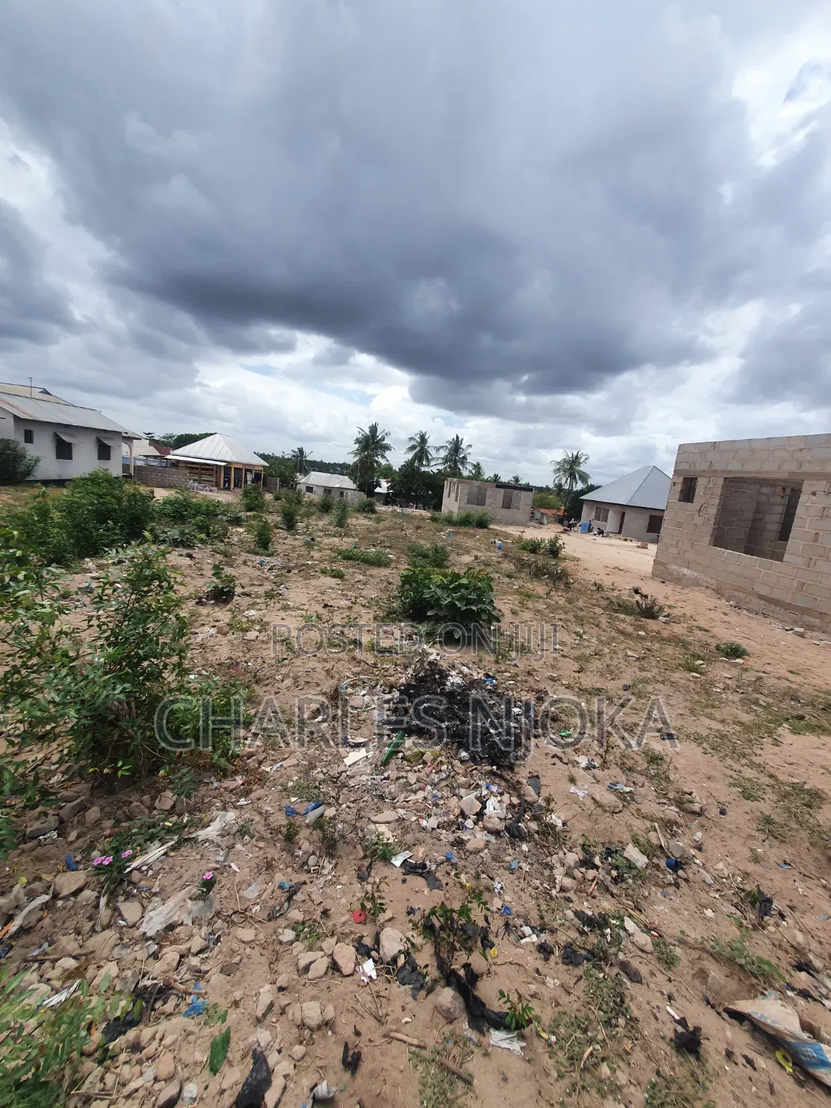 Viwanja Double Sehemu Kavu Na Ya Juu Sqm400 Kinauzwa in Ukonga