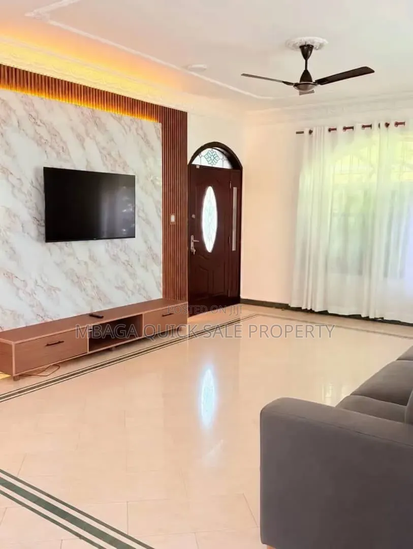Furnished 3bdrm House in Oyster Bay for rent in Oyster Bay