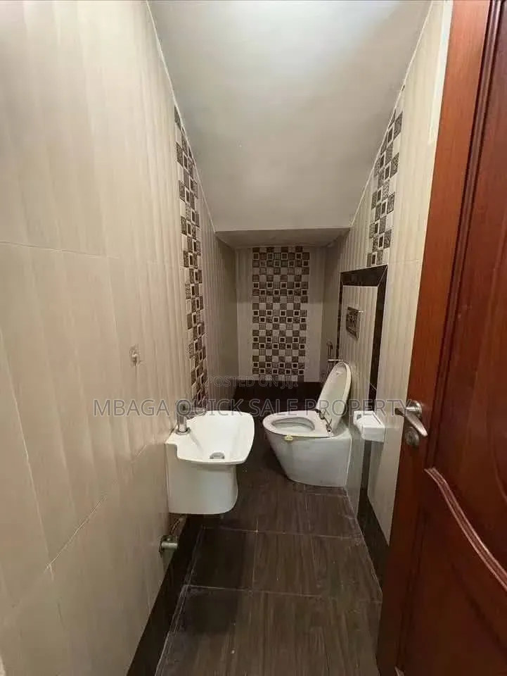 Furnished 3bdrm Villa in Ada Estate for rent in Ada Estate