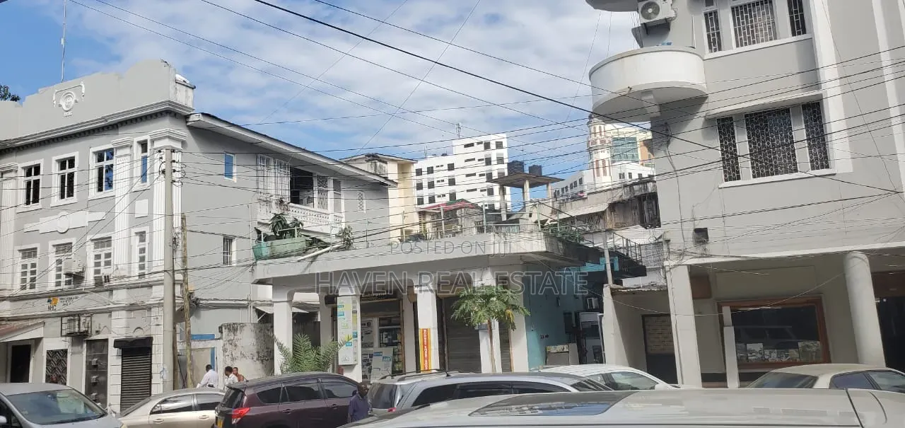 10bdrm House in Kivukoni for sale in Kivukoni