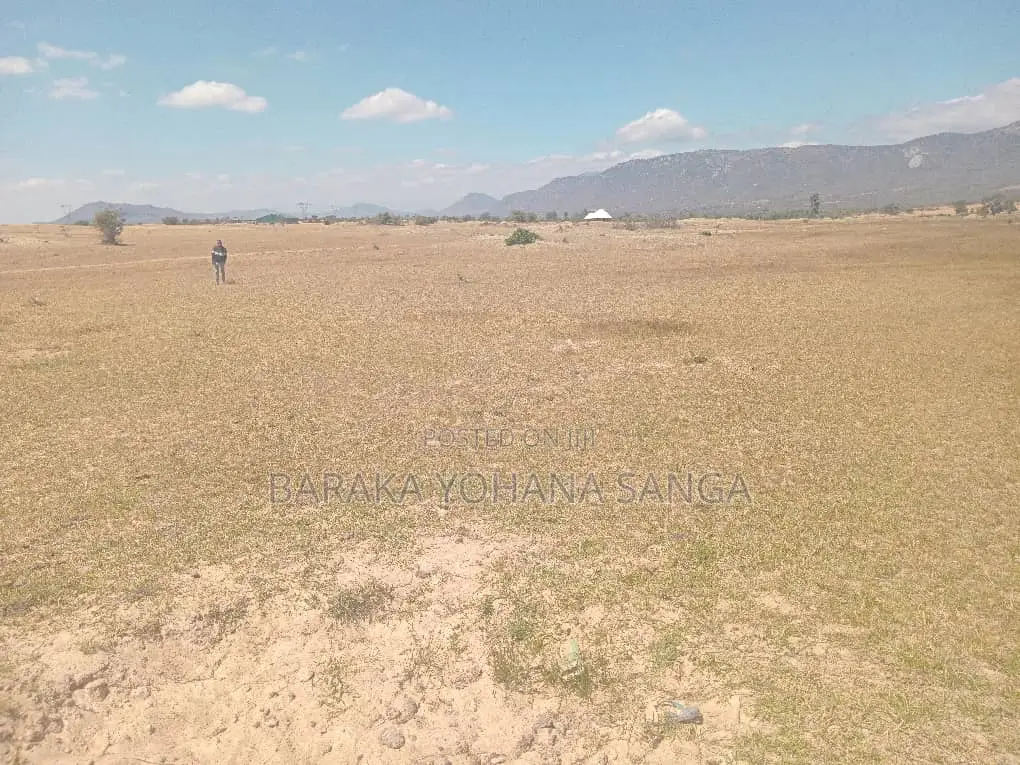 Kiwanja Kinauzwa Kikombo Dodoma in Iringa Mvumi