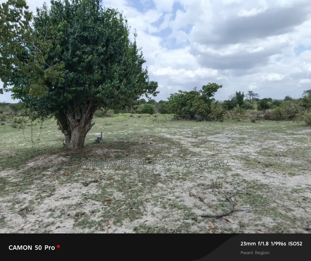 Shamba Linauzwa Bei Nzuri Fukayose Karibu Na Barabara in Kiwangwa