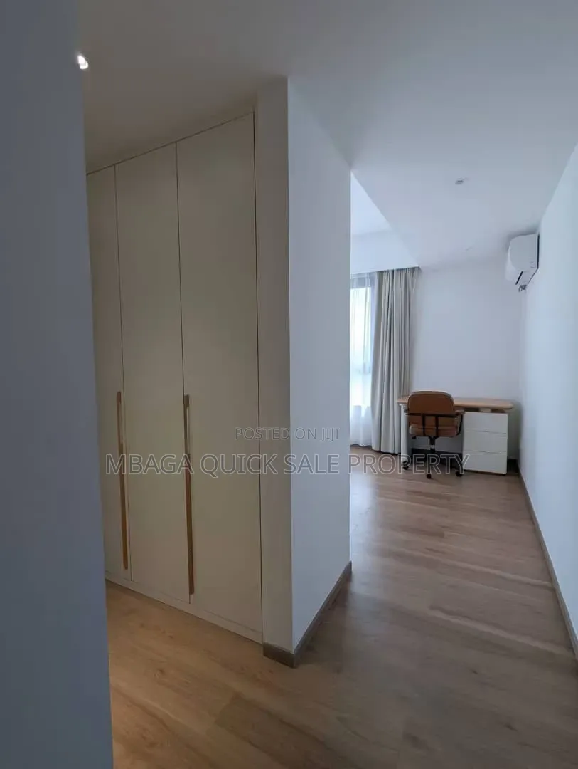 3bdrm Apartment in Upanga West for sale in Upanga West