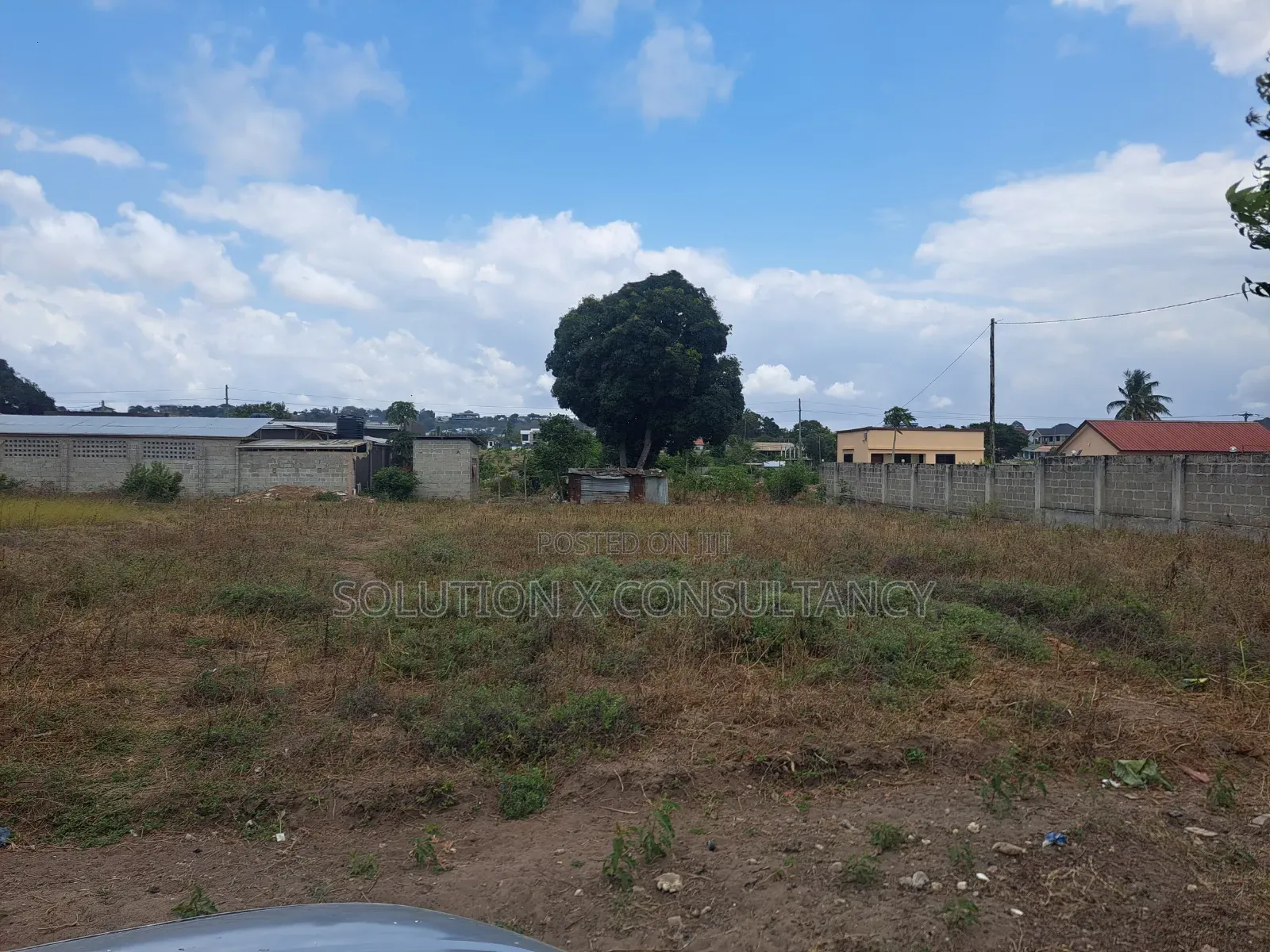 Kiwanja Kinauzwa Mbweni Mpiji in Mbweni
