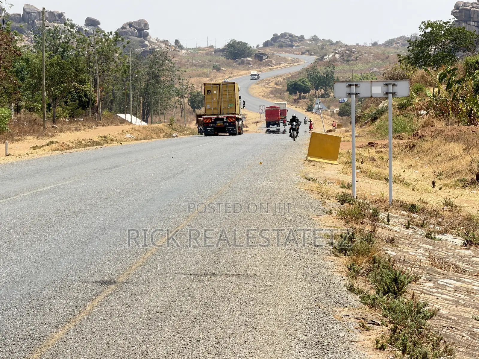 Kiwanja Cha Kwanza Lami SQM 4,800 Kinauzwa Fella in Fella