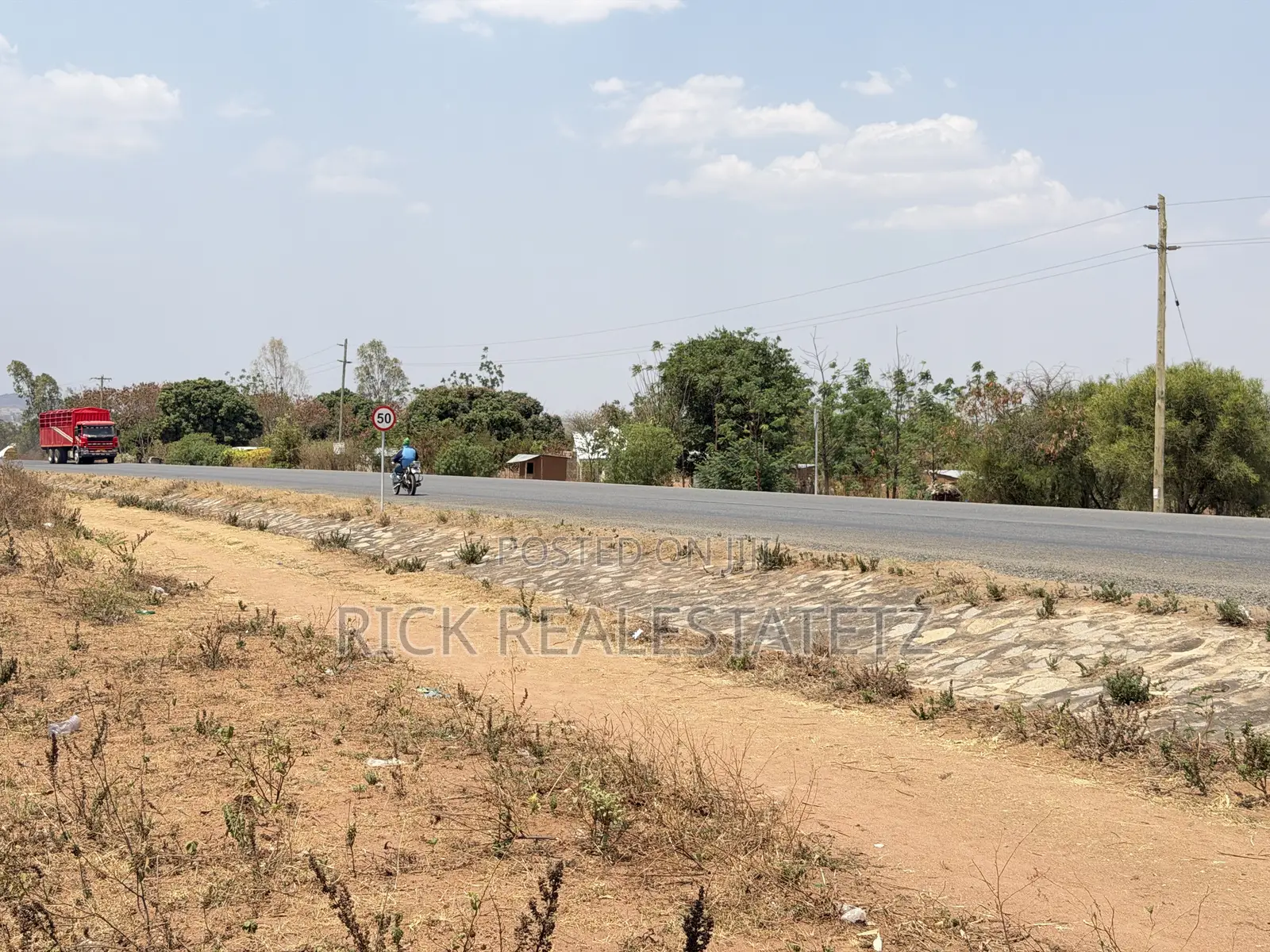 Kiwanja Cha Kwanza Lami SQM 4,800 Kinauzwa Fella in Fella