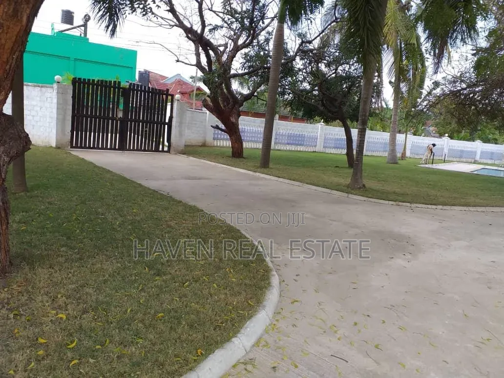 Furnished 8bdrm House in Mbezi Beach for rent in Mbezi Beach