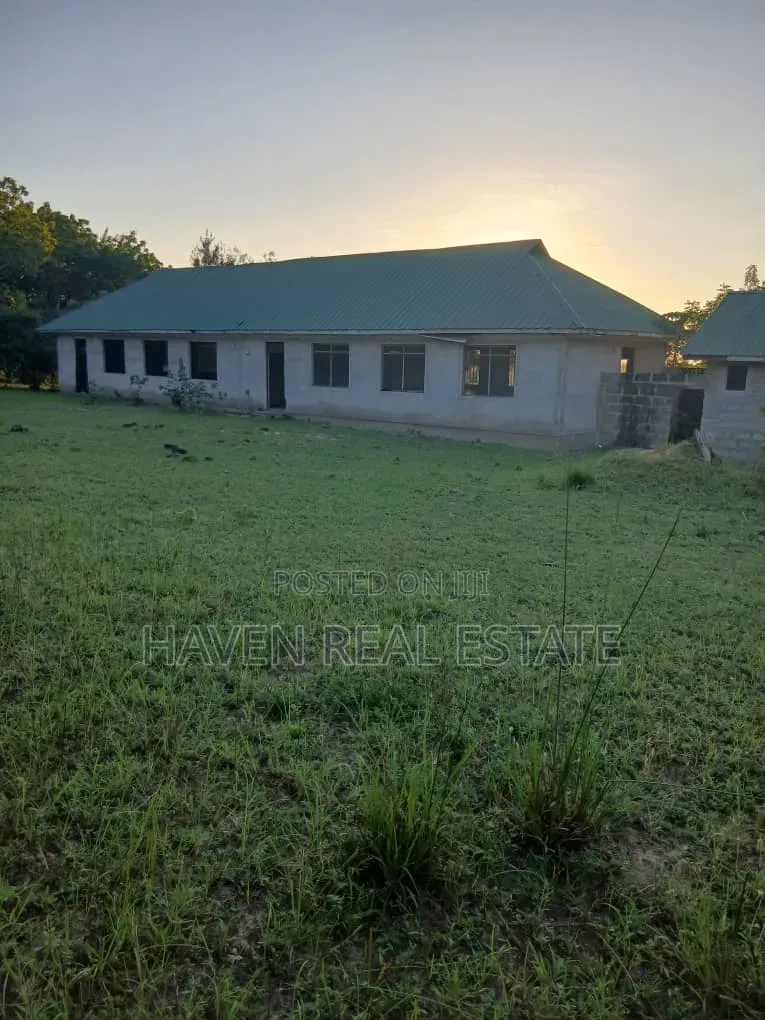 Shule Inauzwa Bagamoyo in Bago