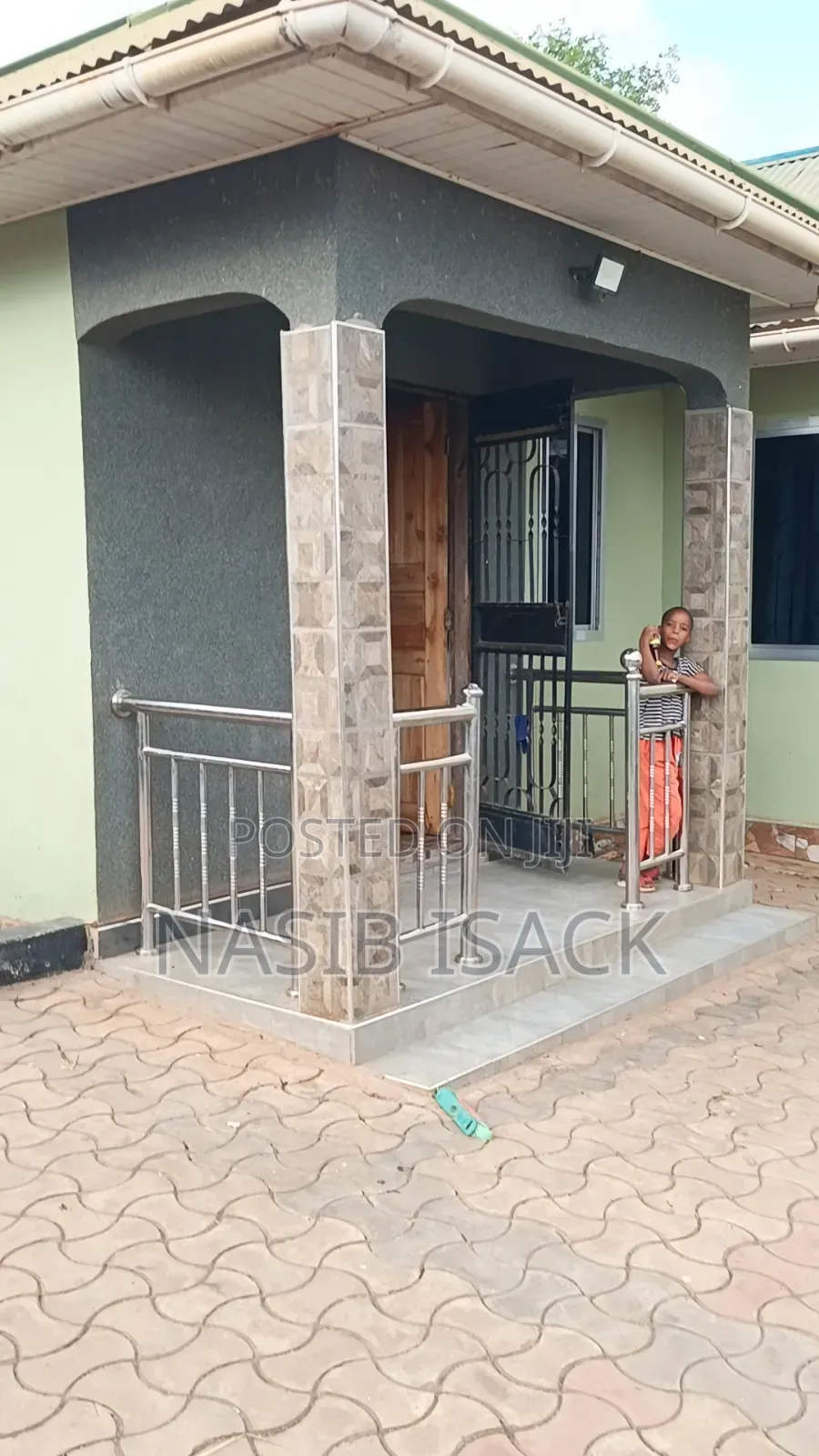 Furnished 3bdrm House in Mkolani for sale in Mkolani