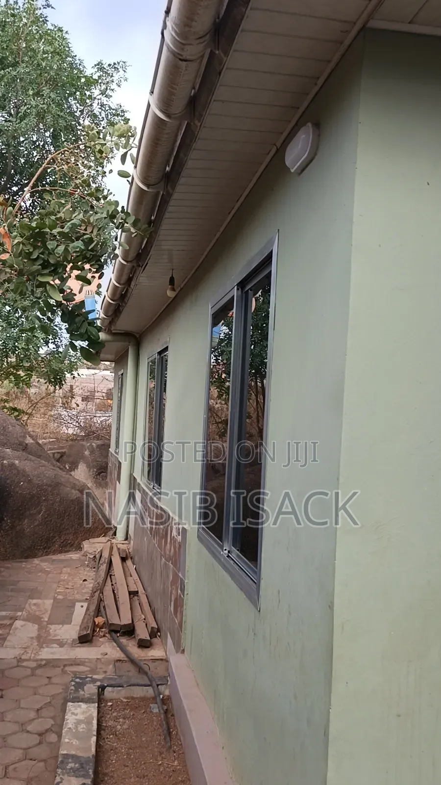 Furnished 3bdrm House in Mkolani for sale in Mkolani