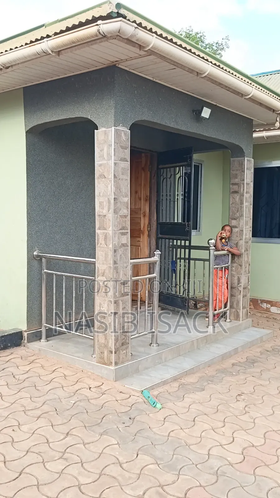 Furnished 3bdrm House in Mkolani for sale in Mkolani