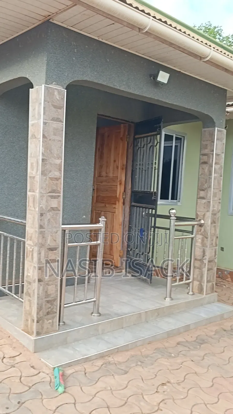 Furnished 3bdrm House in Mkolani for sale in Mkolani