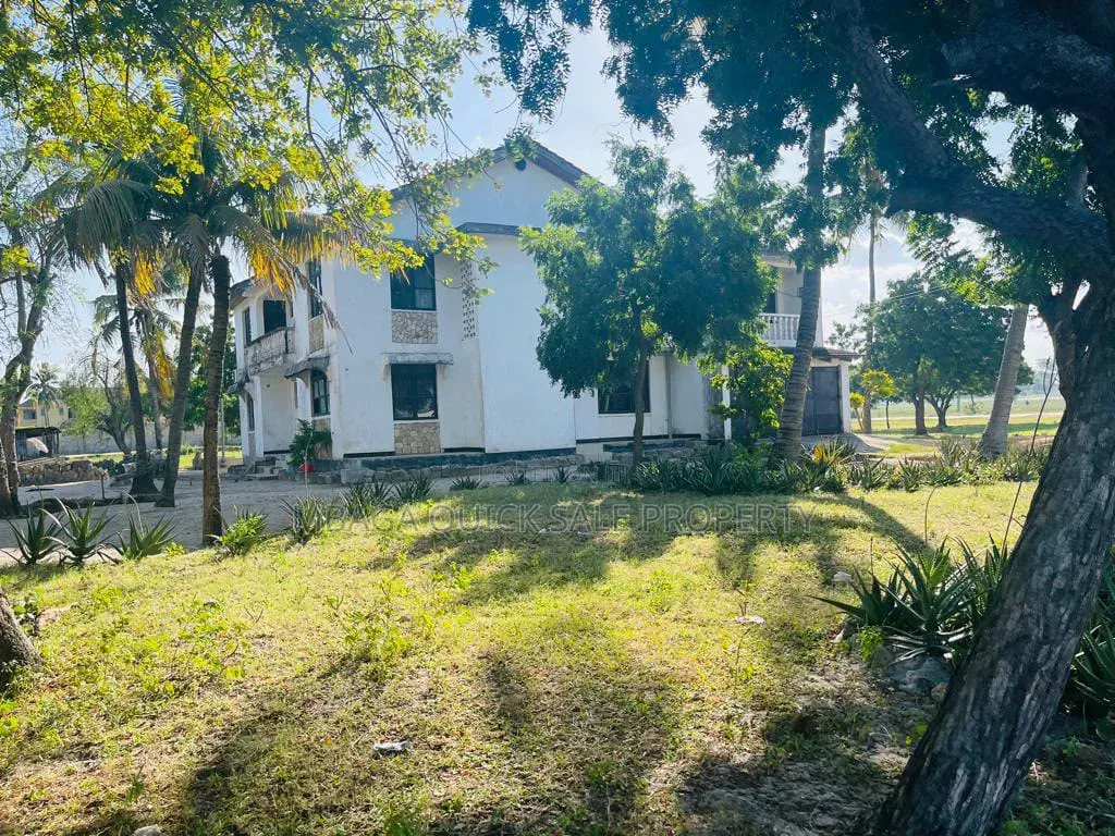 Furnished 5bdrm House in Kunduchi Beach for sale in Kunduchi