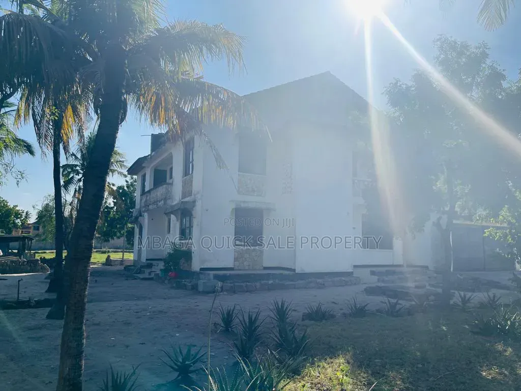 Furnished 5bdrm House in Kunduchi Beach for sale in Kunduchi