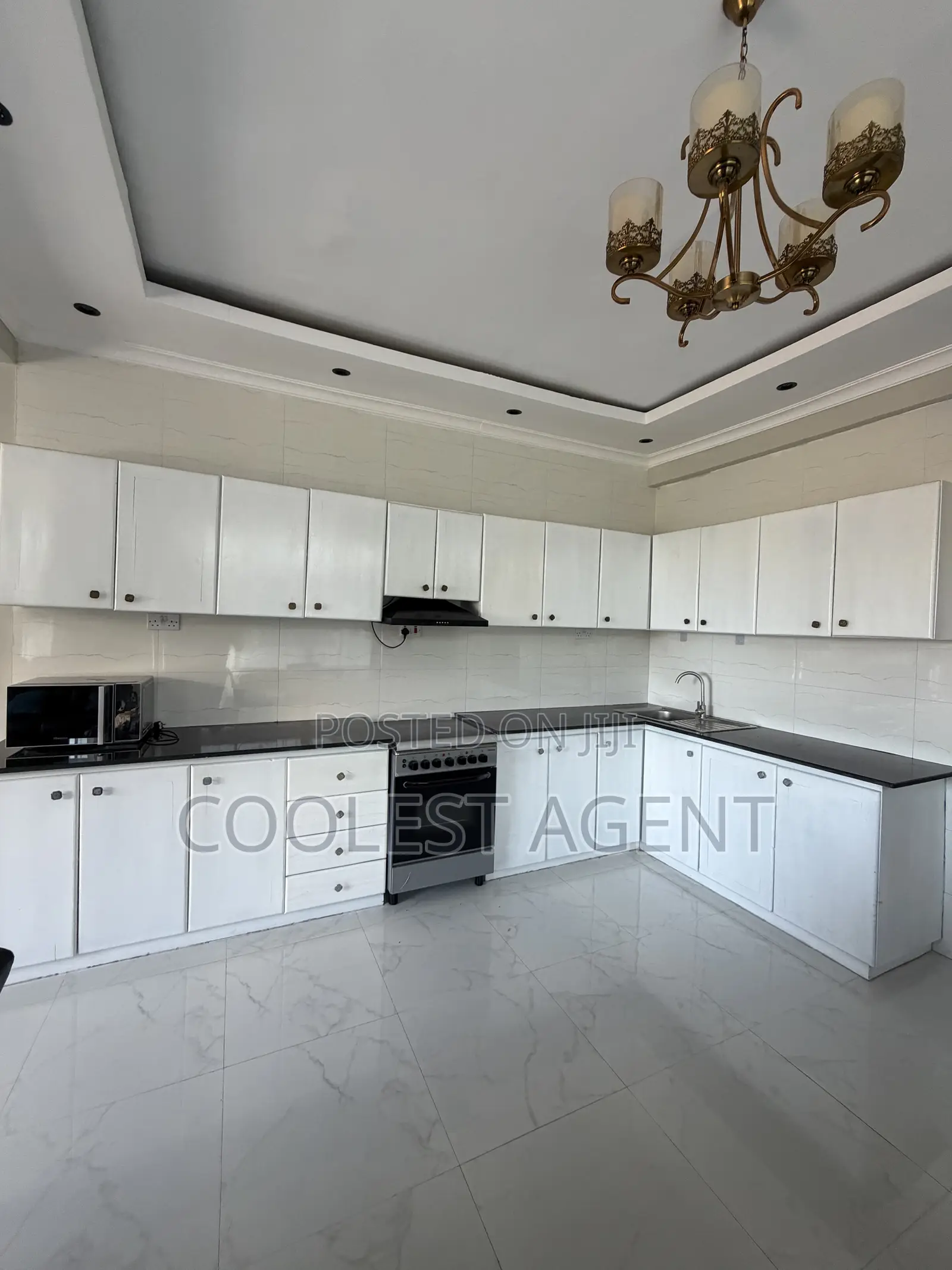 Furnished 2bdrm Apartment in Coolest Estate, Oyster Bay for rent in Oyster Bay