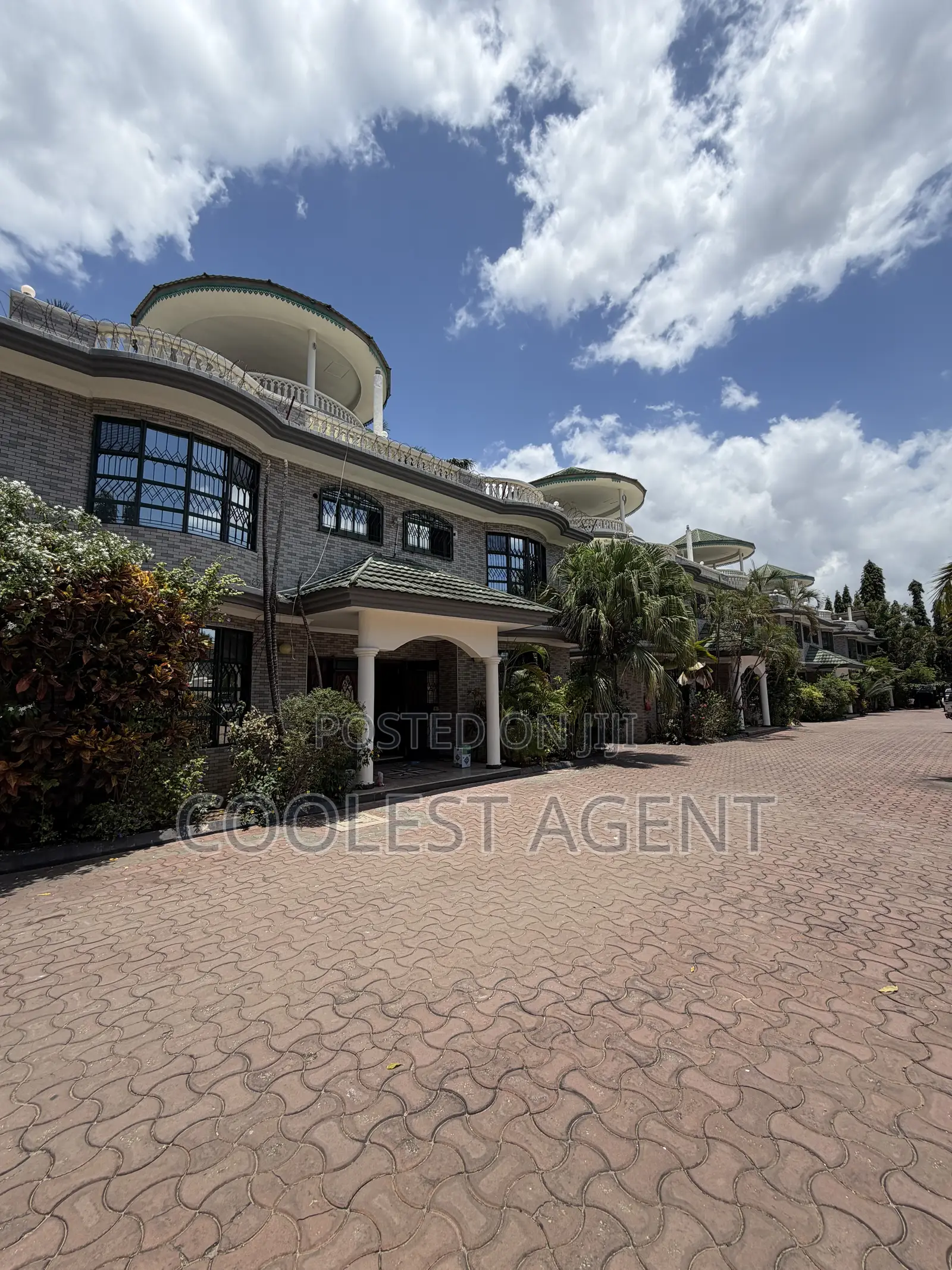 Furnished 5bdrm Villa in Coolest Estate, Oyster Bay for rent in Oyster Bay