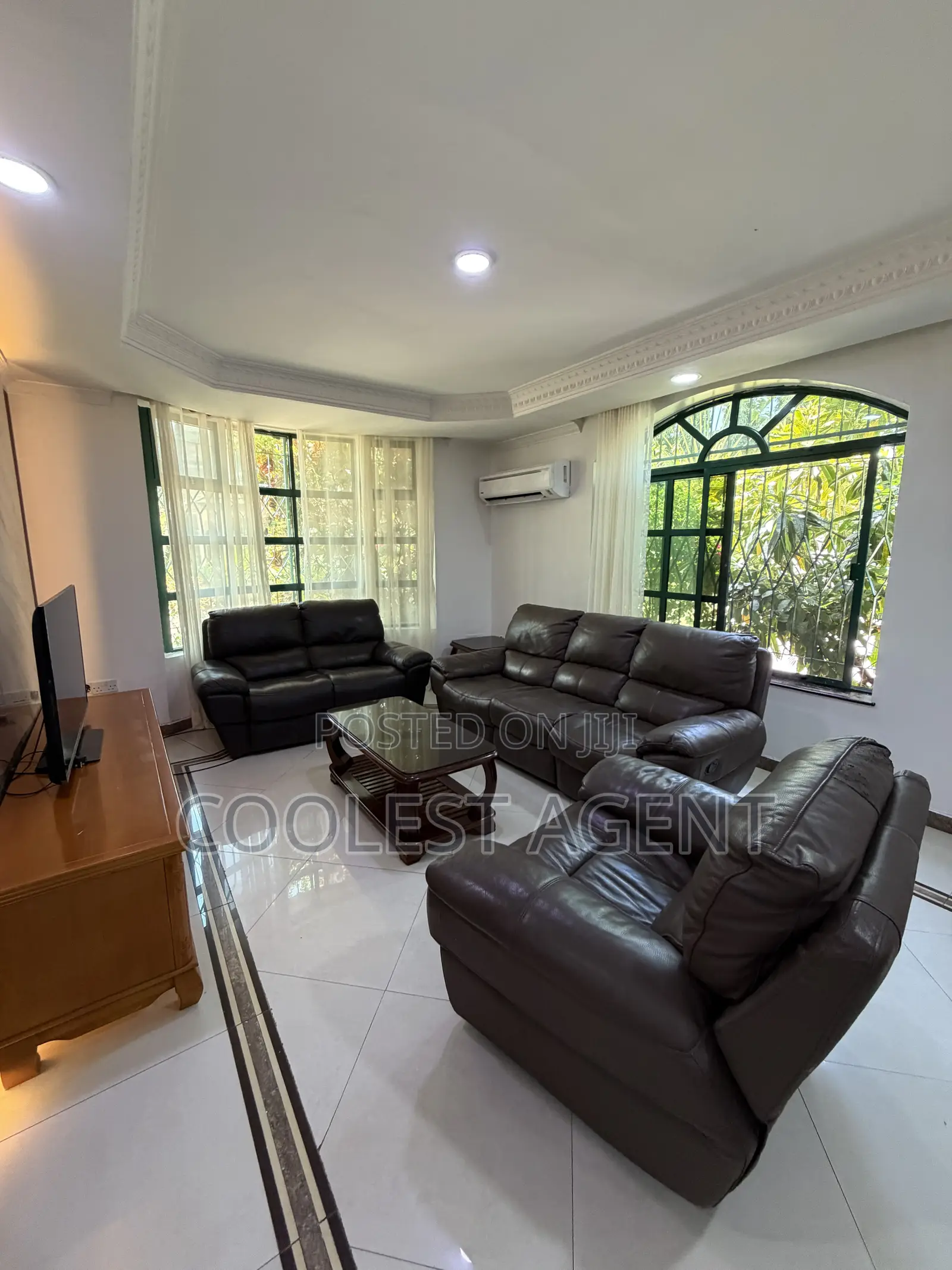Furnished 5bdrm Villa in Coolest Estate, Oyster Bay for rent in Oyster Bay
