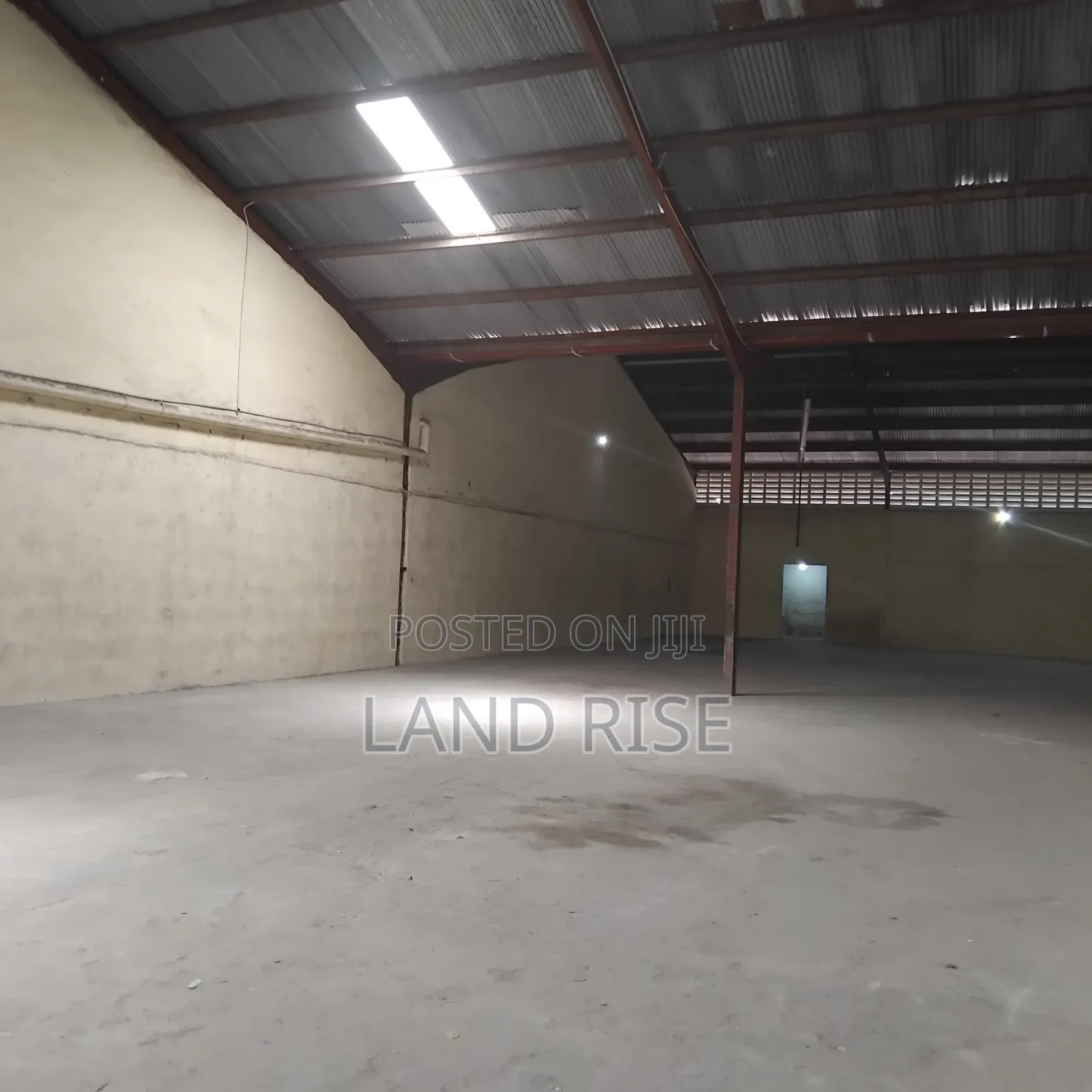 600 SQM Warehouse in Tazara in Ilala