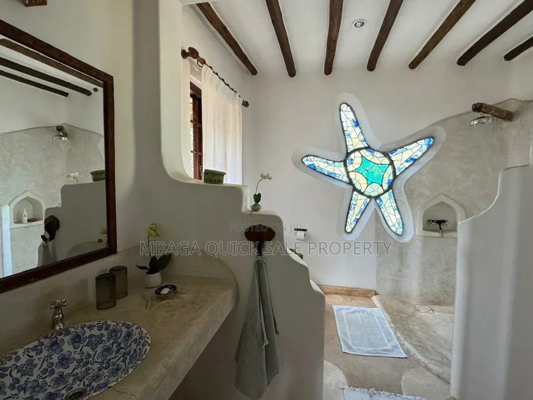 Furnished 6bdrm House in Kunduchi for sale in Kunduchi