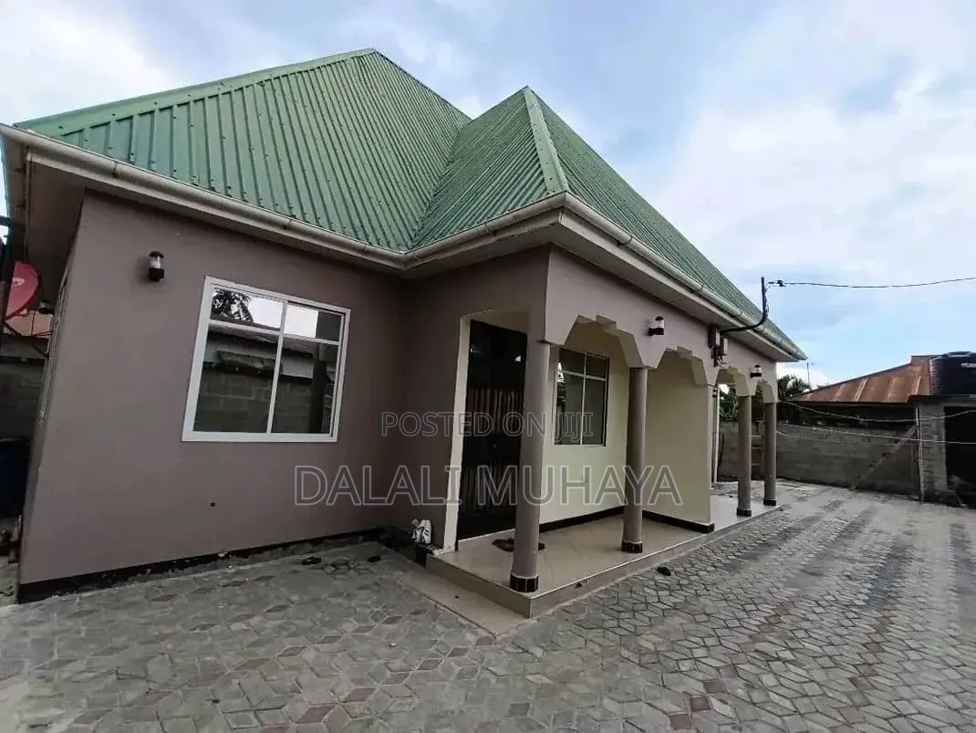 3bdrm House in Machimbo Street, Ukonga for sale in Ukonga