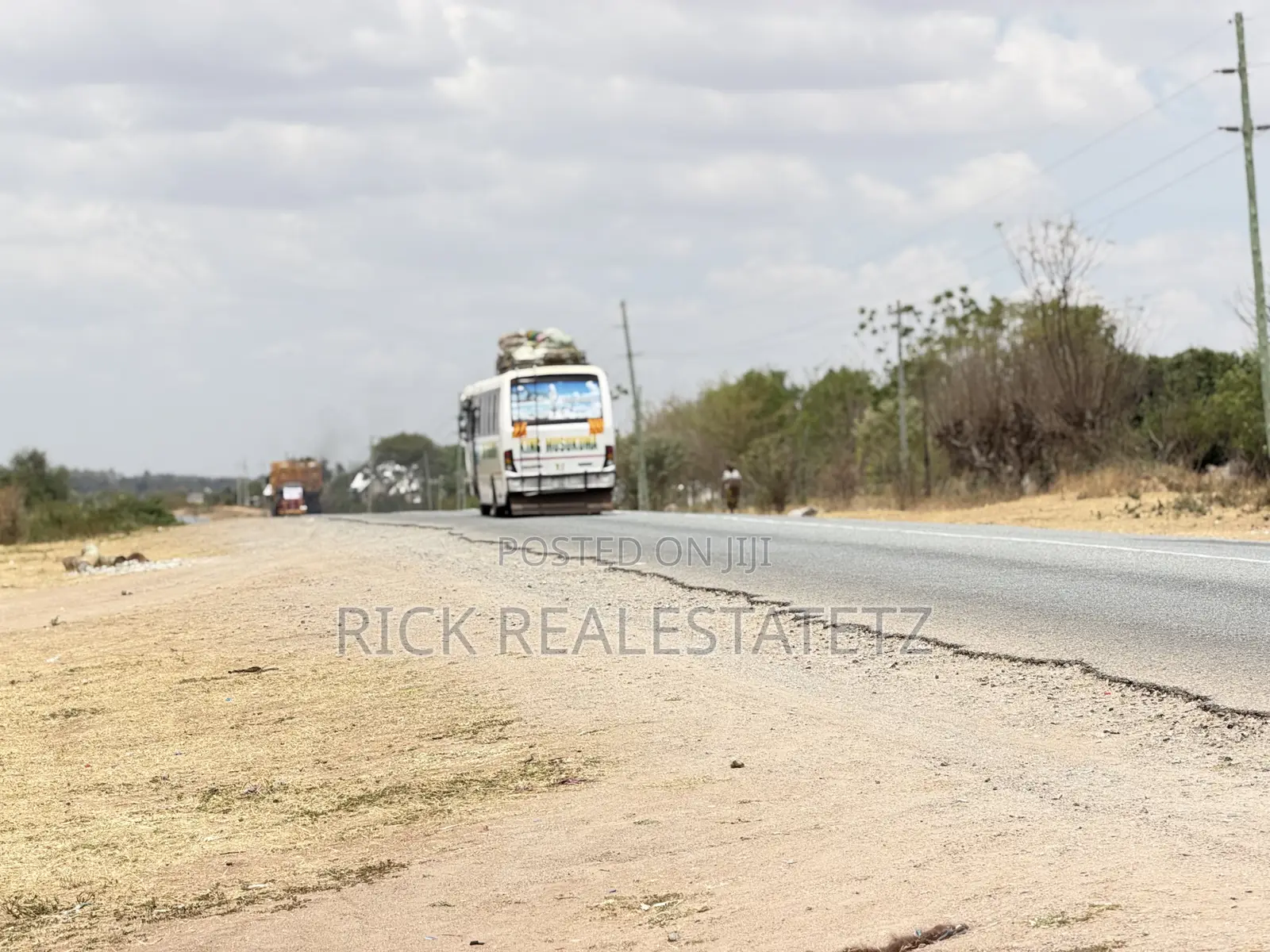 Kiwanja Cha Kwanza Lami Usagara - Busisi Road in Usagara