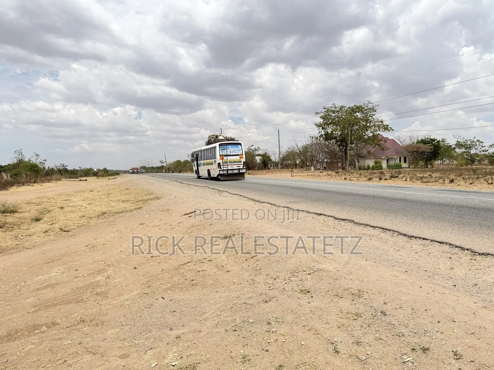 Kiwanja Cha Kwanza Lami Usagara - Busisi Road in Usagara