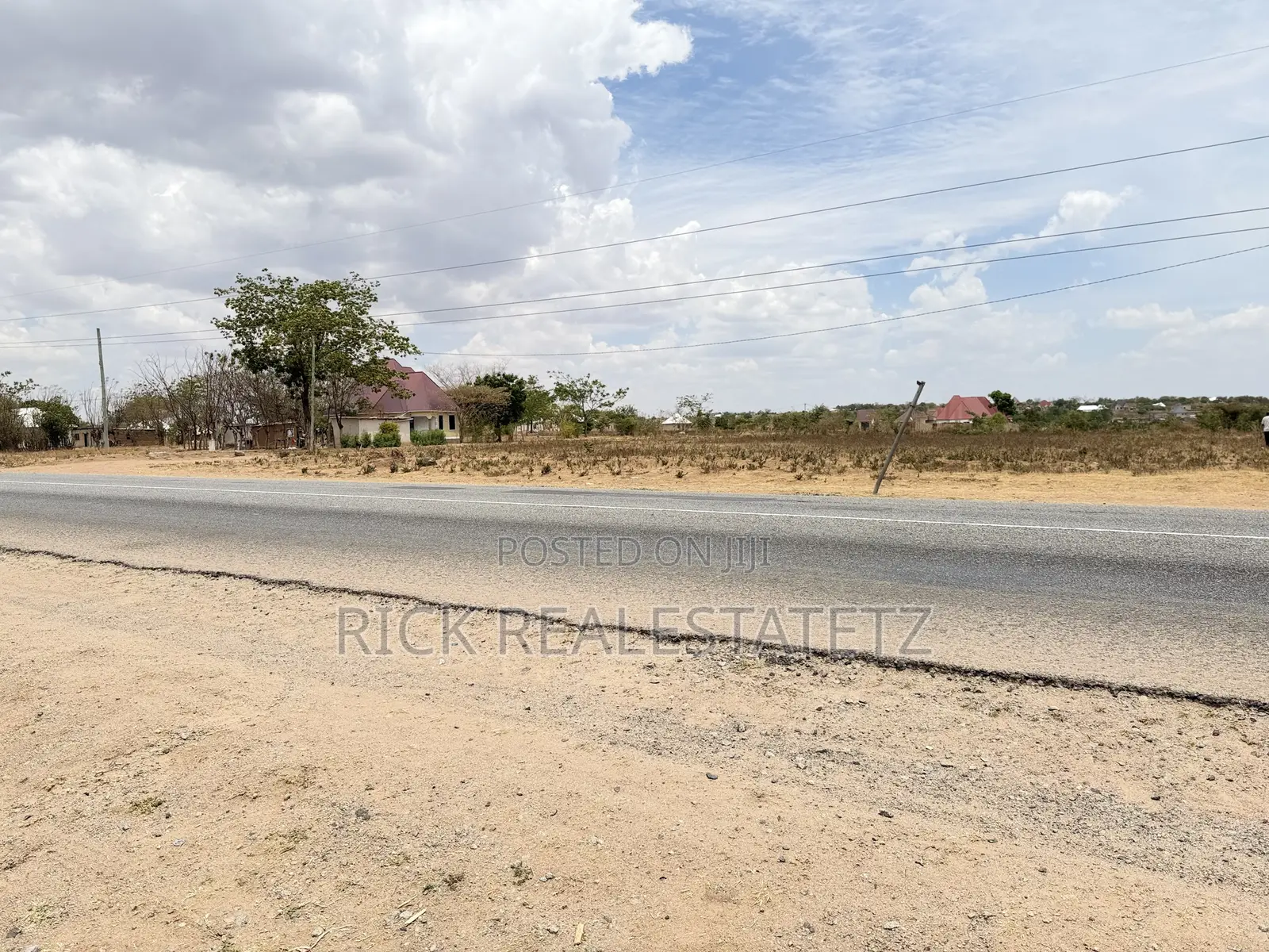 Kiwanja Cha Kwanza Lami Usagara - Busisi Road in Usagara