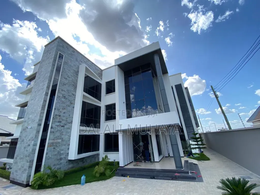 18bdrm Apartment in Dodoma Hotel, Ibihwa for sale in Ibihwa