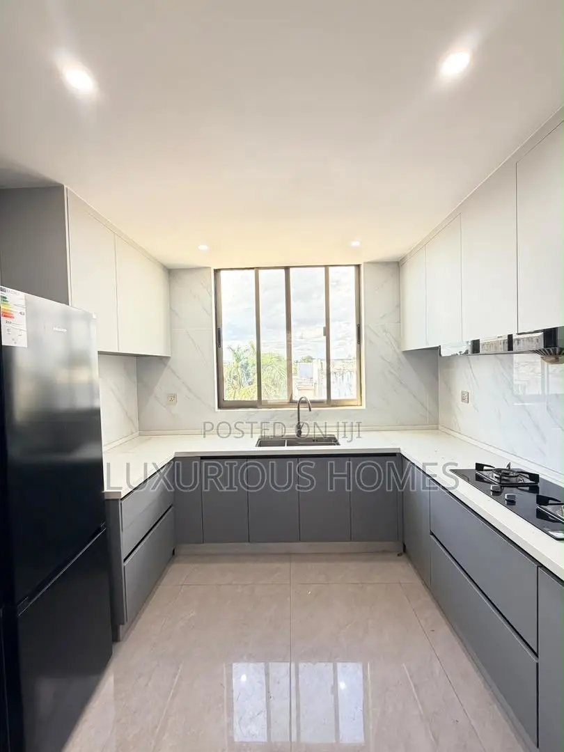 Furnished 3bdrm Apartment in Oyster Bay for sale in Oyster Bay