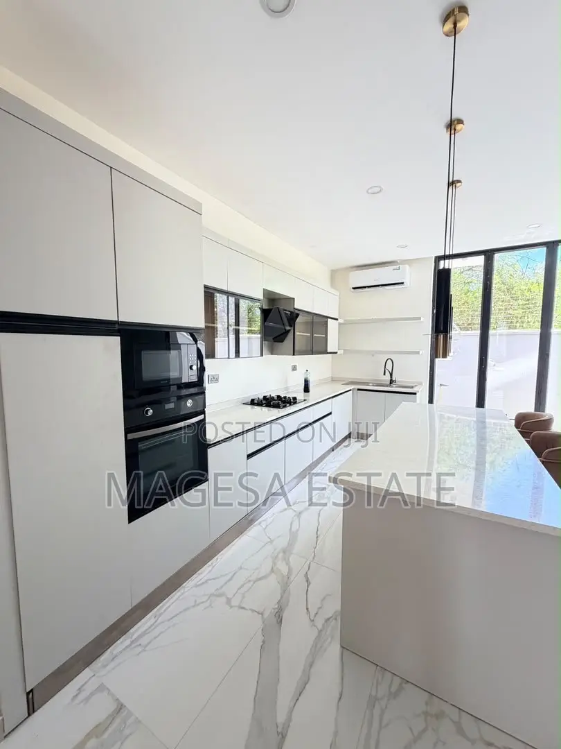 Furnished 6bdrm Villa in Oyster Bay for rent in Oyster Bay