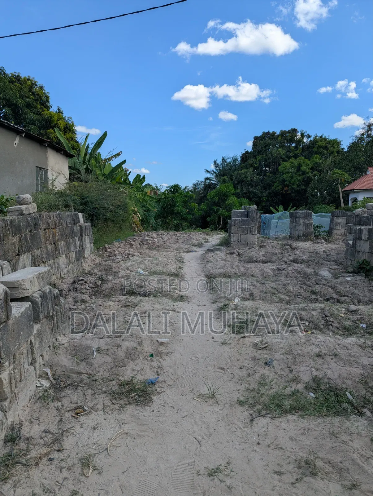 Kiwanja K I N a U Z W a TSH 12,000,000 Milioni in Pugu