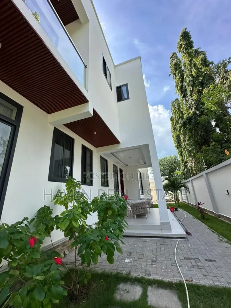 5bdrm House in Mbweni for sale in Mbweni