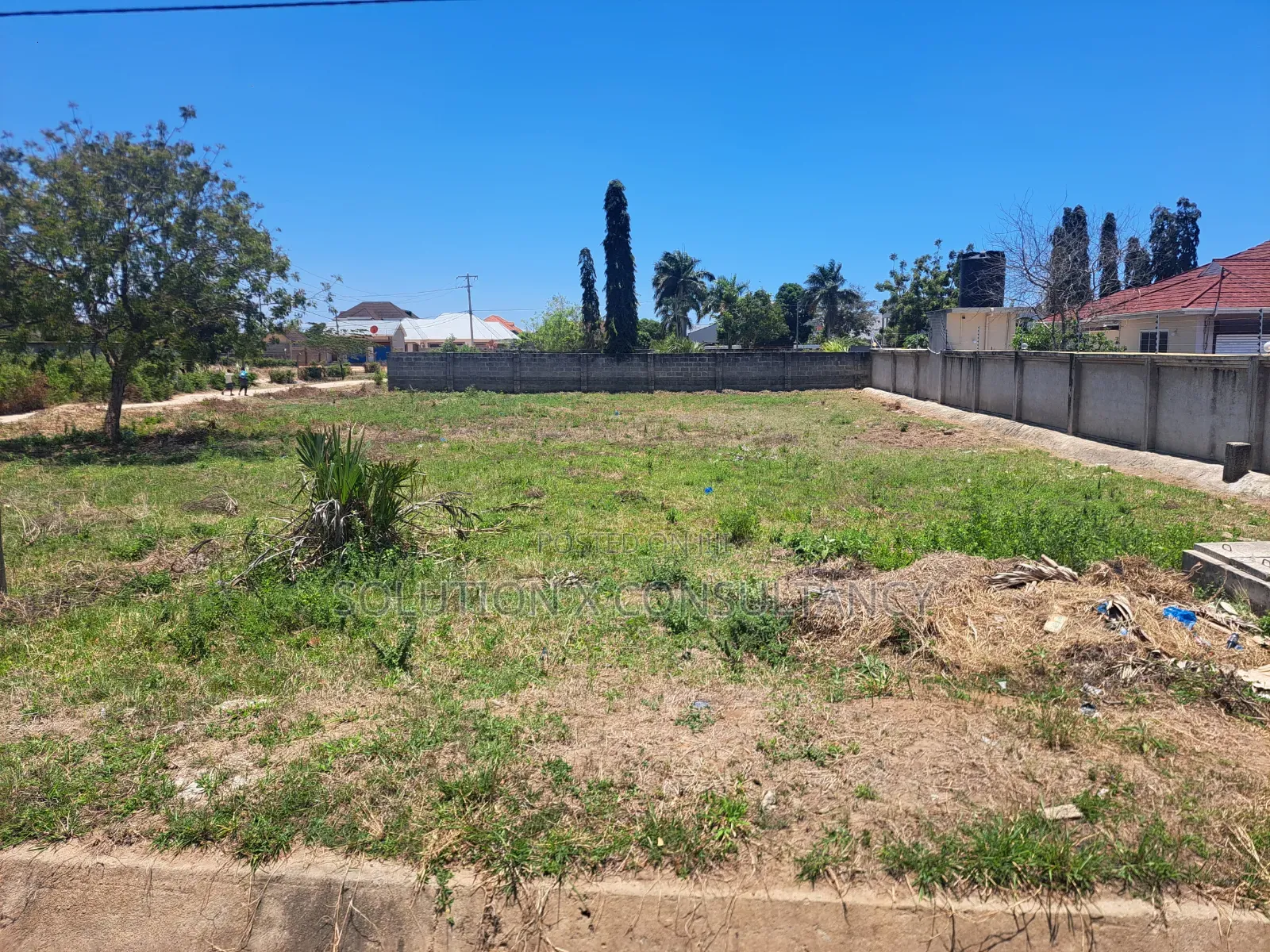 Kiwanja Kinauzwa Mbweni Mpiji in Mbweni