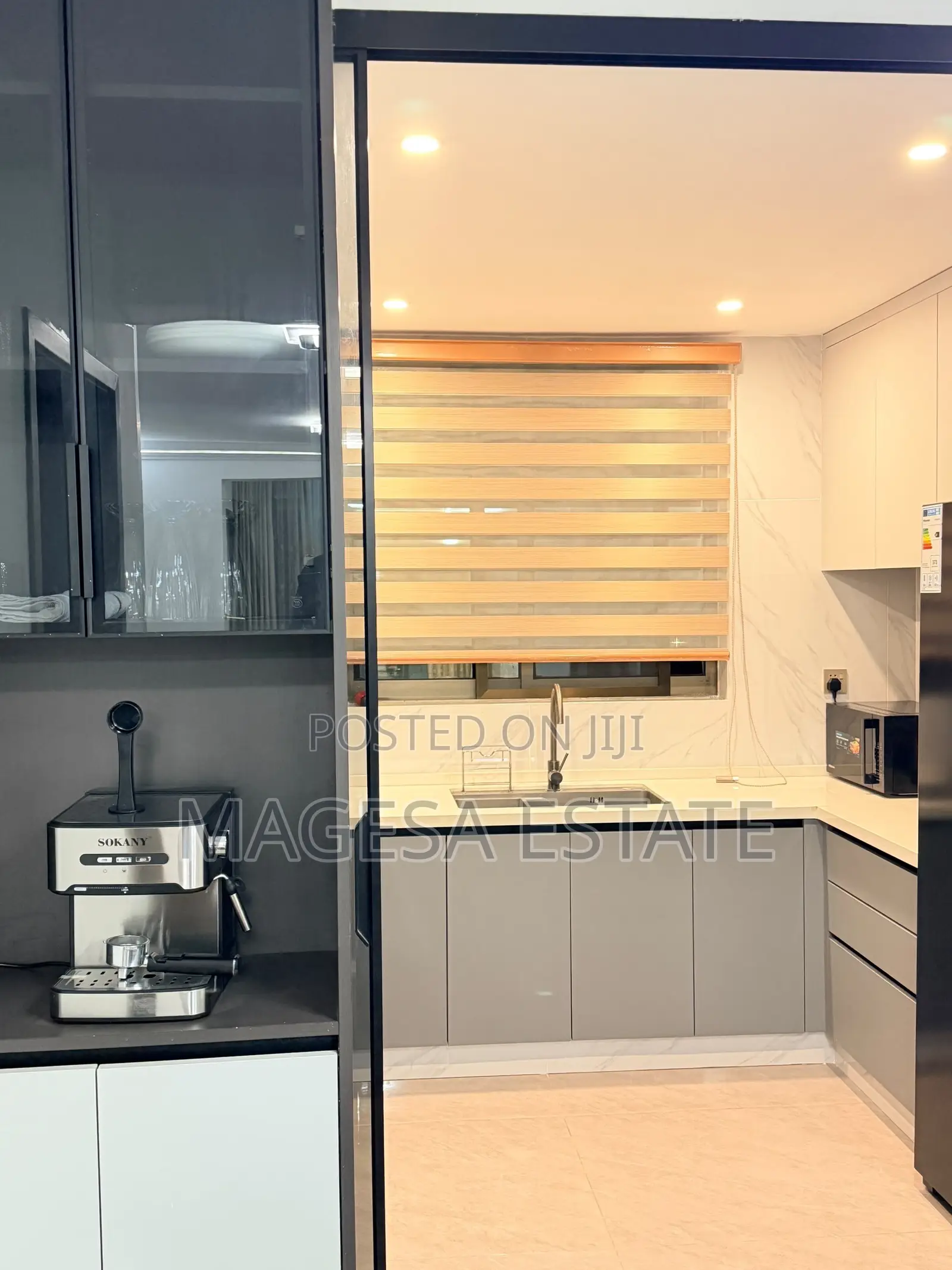 Furnished 3bdrm Apartment in Oyster Bay for sale in Oyster Bay