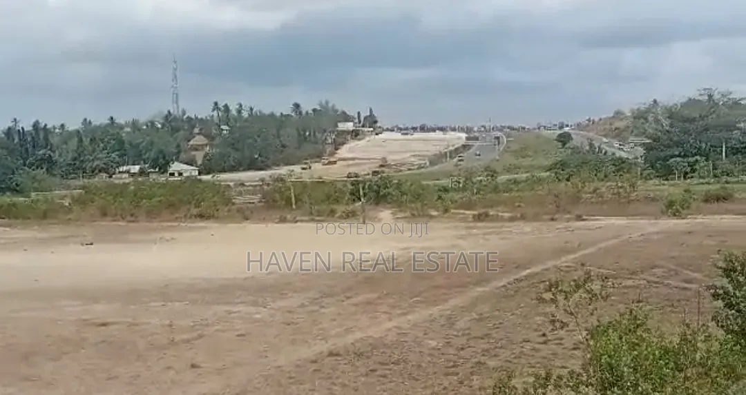Eneo La Main Road Linauzwa Kiluvya in Kiluvya