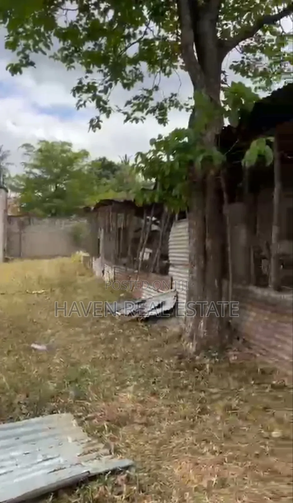 Yard Inauzwa Ukonga Mombasa in Ukonga