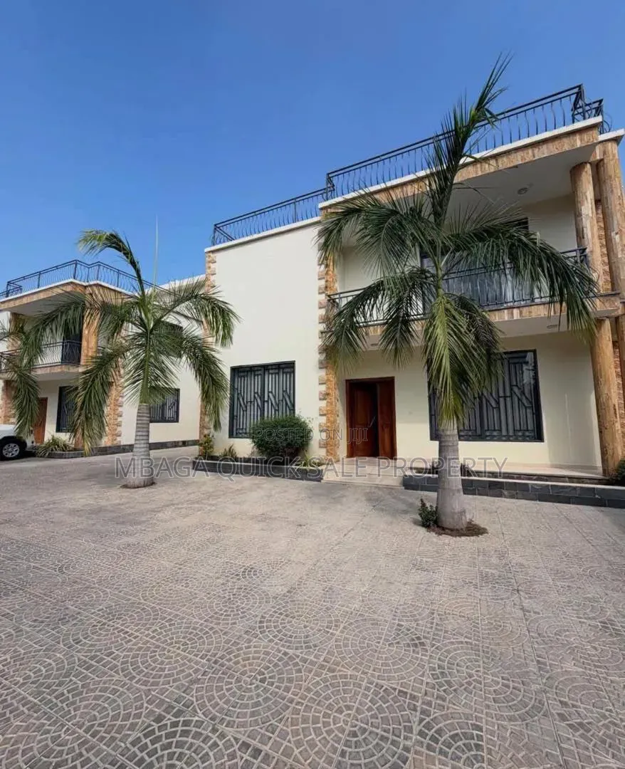Furnished 3bdrm Villa in Oyster Bay for sale in Oyster Bay