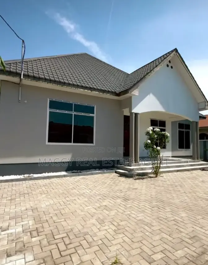 3bdrm House in Bunju Beach for rent in Bunju