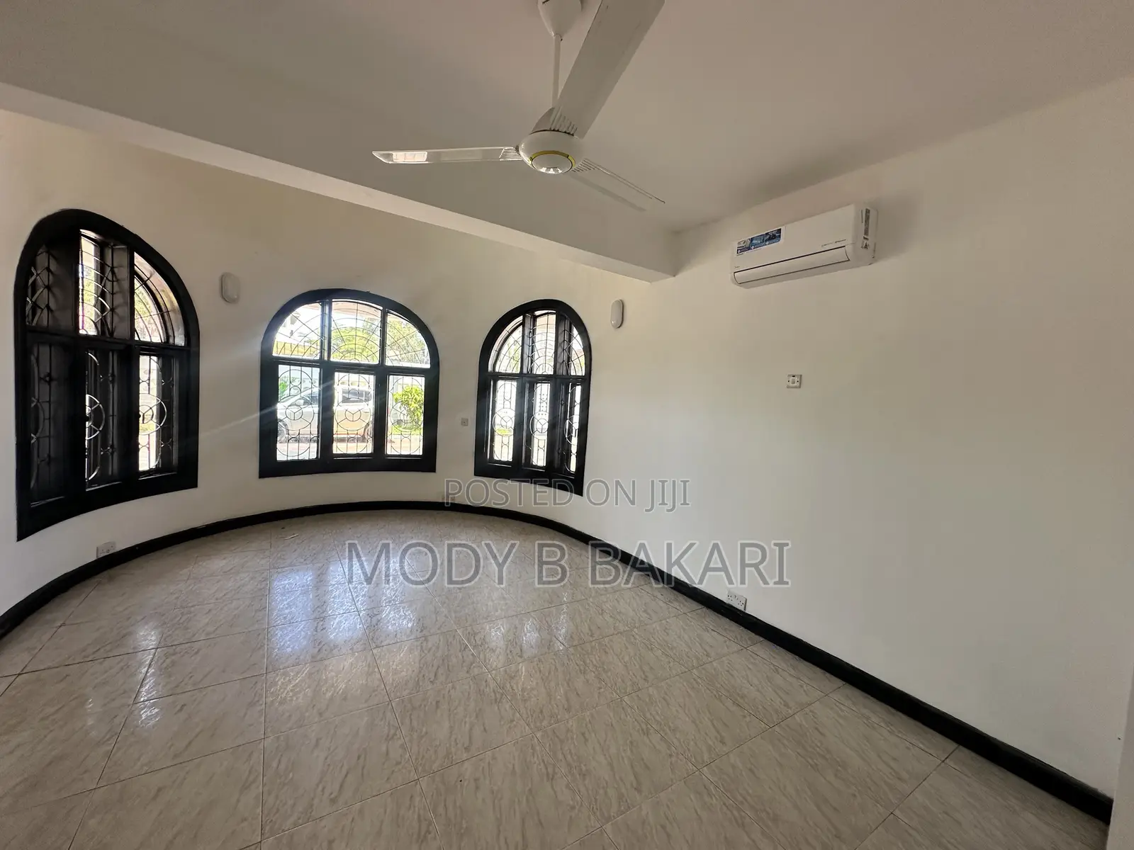 8bdrm House in Mikocheni for sale in Mikocheni