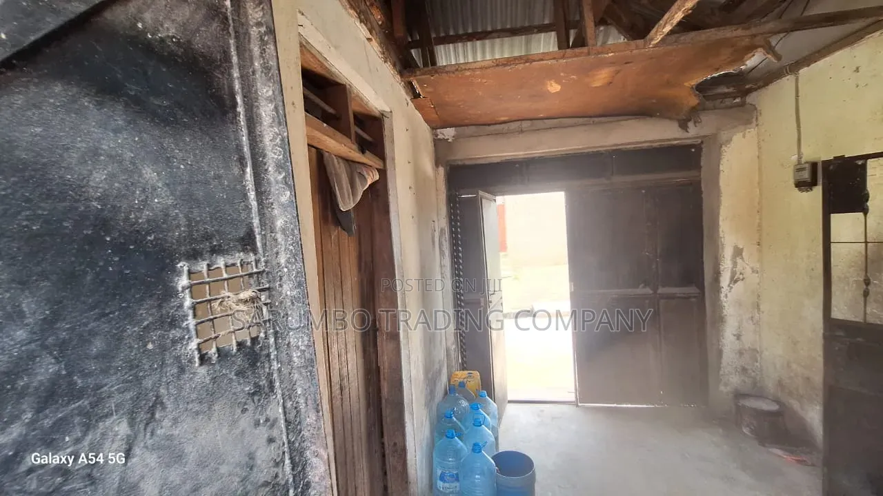 Kiwanja Kinauzwa Goba,kipo Karibu Na Lami in Goba