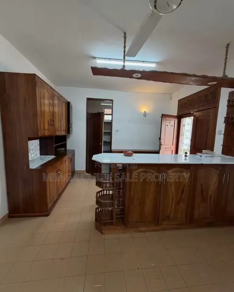 5bdrm House in Masaki for rent in Masaki