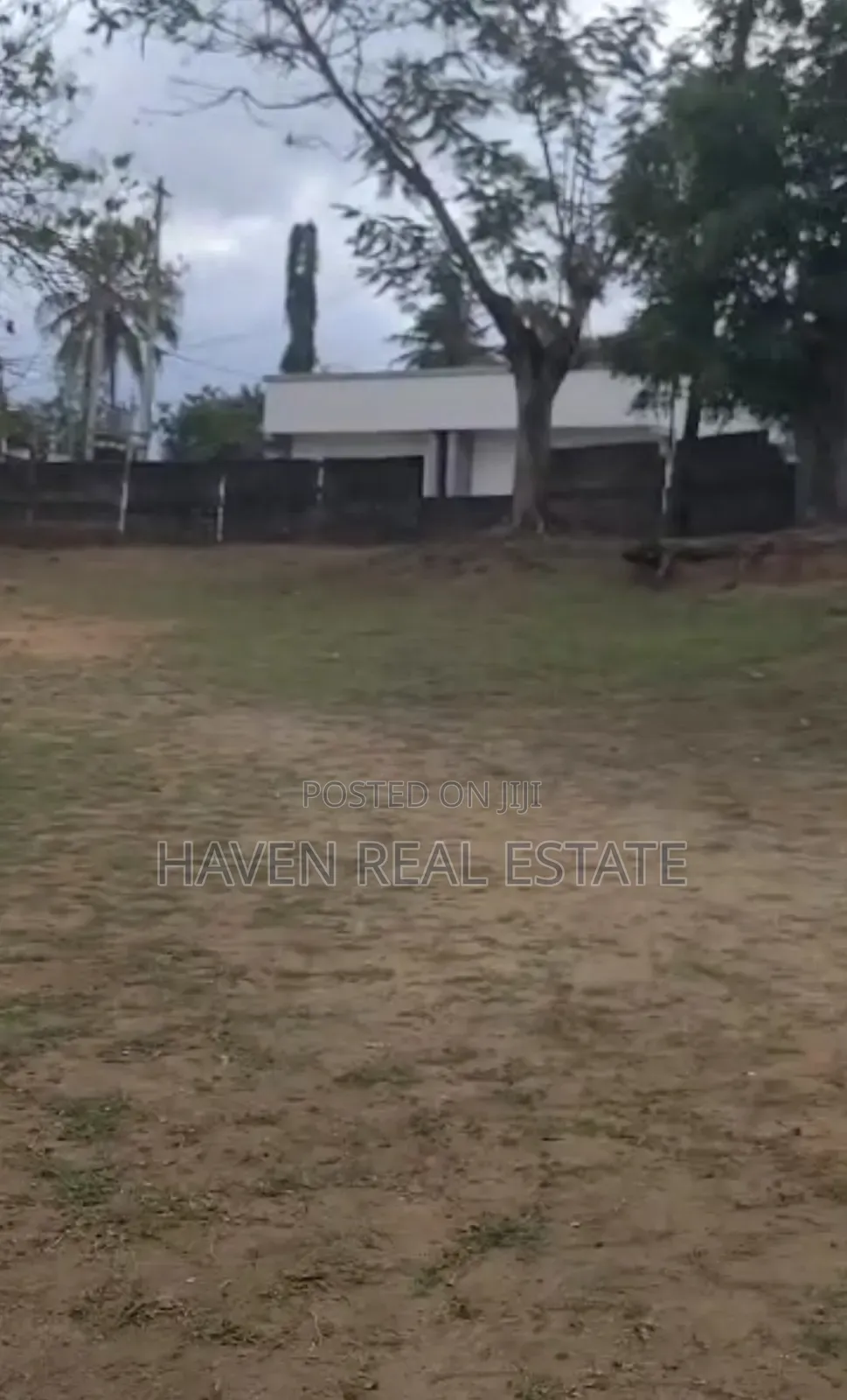 Comercial Plot Inatizama Main Road Inauzwa Kimara Stop Over in Kimara