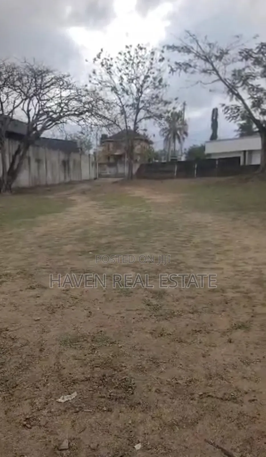 Comercial Plot Inatizama Main Road Inauzwa Kimara Stop Over in Kimara