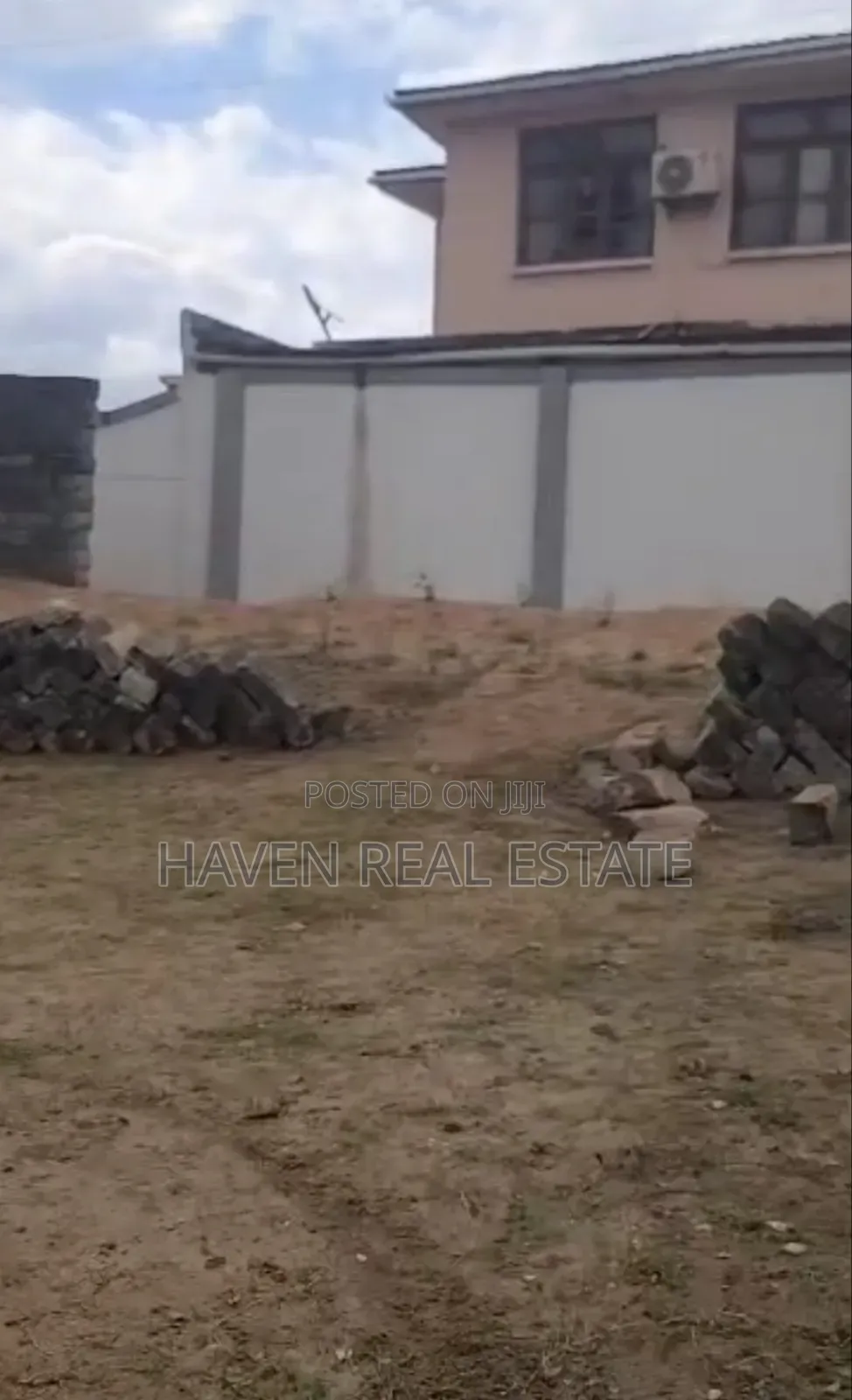 Comercial Plot Inatizama Main Road Inauzwa Kimara Stop Over in Kimara