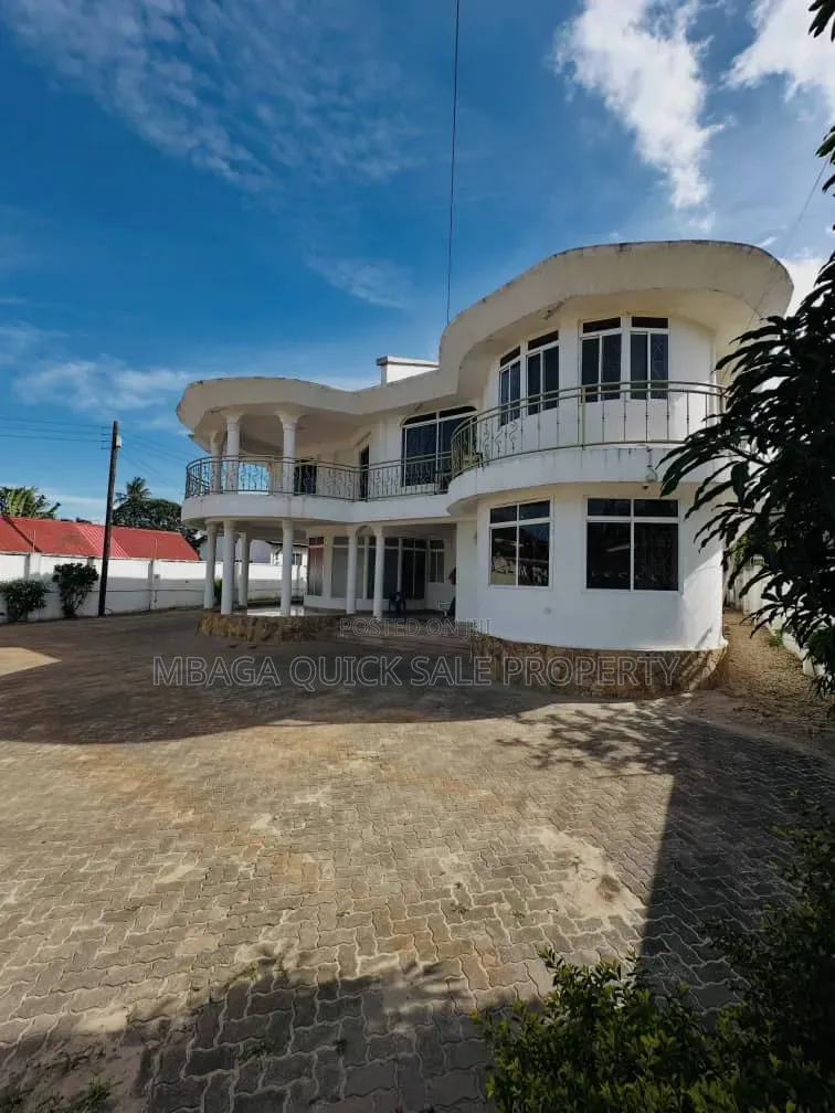 5bdrm House in Mikocheni for sale in Mikocheni