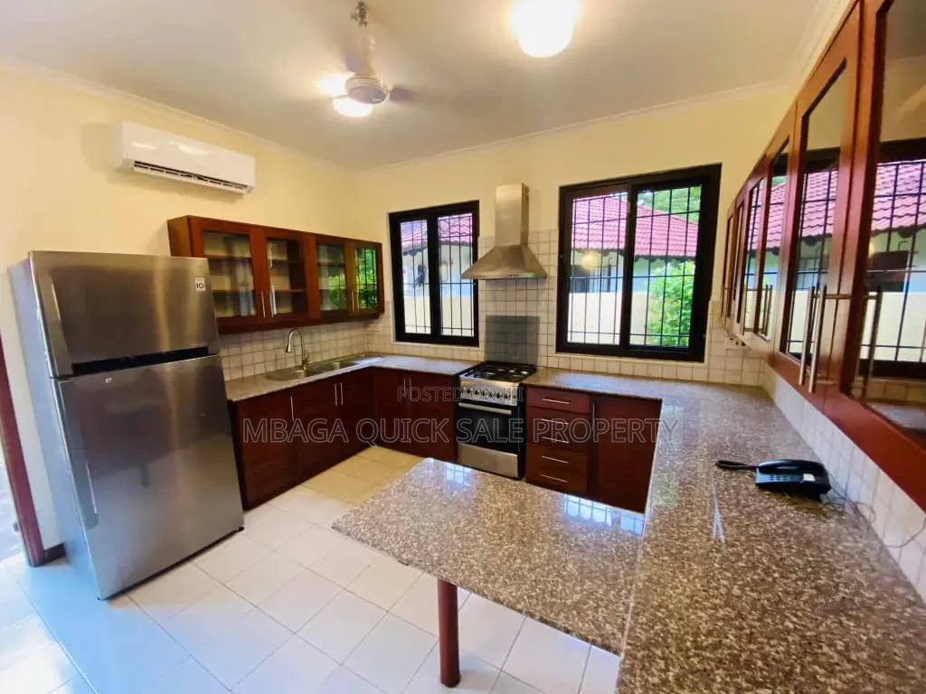 Furnished 4bdrm Villa in Oyster Bay for rent in Oyster Bay