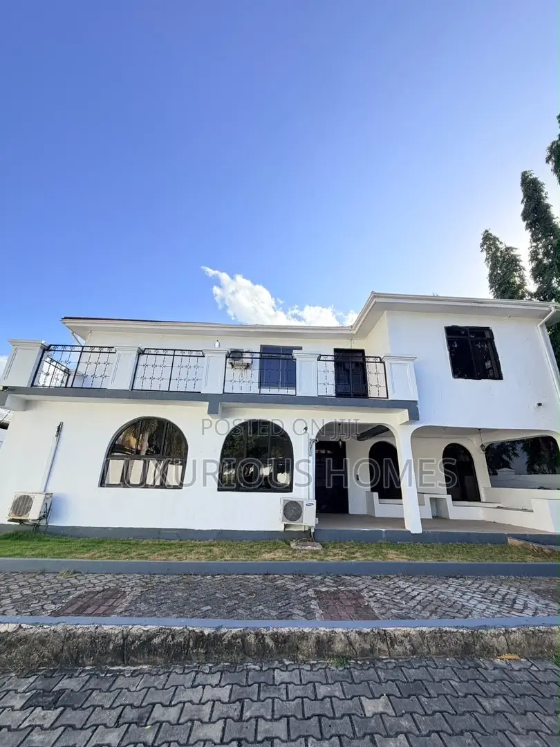 14 Bedrooms Office House for Rent – Masaki in Masaki